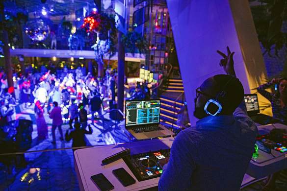 Celebrity Cruises, Celebrity Apex, Eden Silent Disco ©CEL.jpg